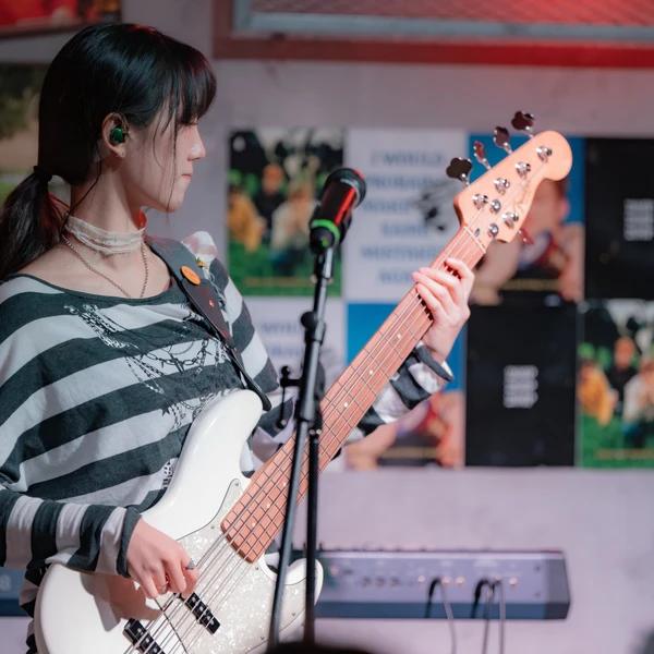 28b5a102-1a17-453c-81d4-8a0a79149fac